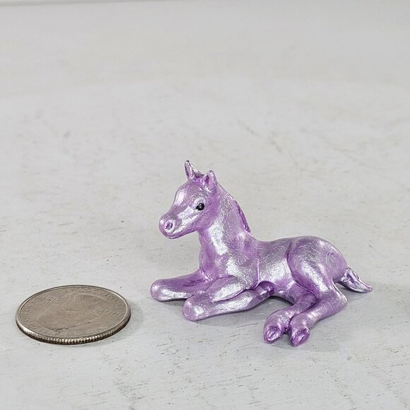 Breyer Stablemate Custom Purple Thoroughbred Lying Foal Horse - Picture 9 of 9